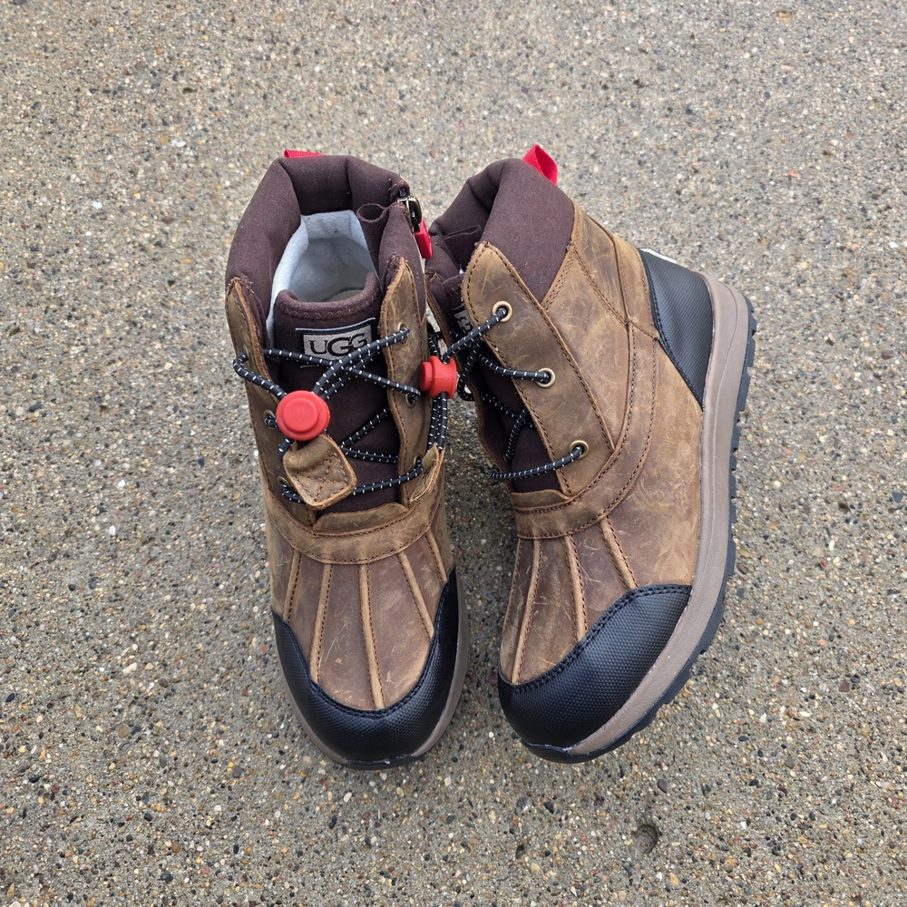 UGG Kids Boots in Brown and Black - Picture 3 of 12